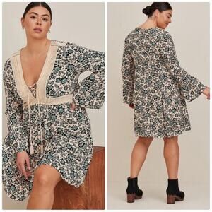 🆕 Torrid Women's Mini Gauze Floral Lace-Up V-neck Skater‎ Dress Size 2X